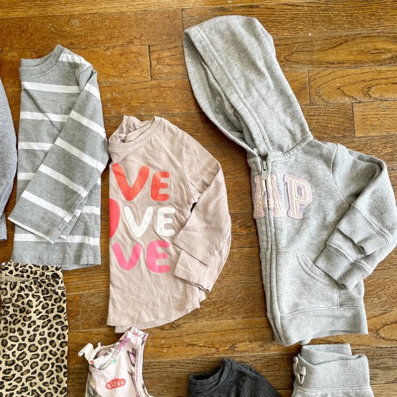 2T Gap, H&M, Cat & Jack & Old Navy Toddler Bundle - Picture 7 of 10
